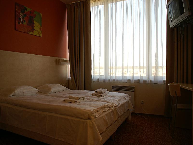 Rija Bauska Hotel エクステリア 写真
