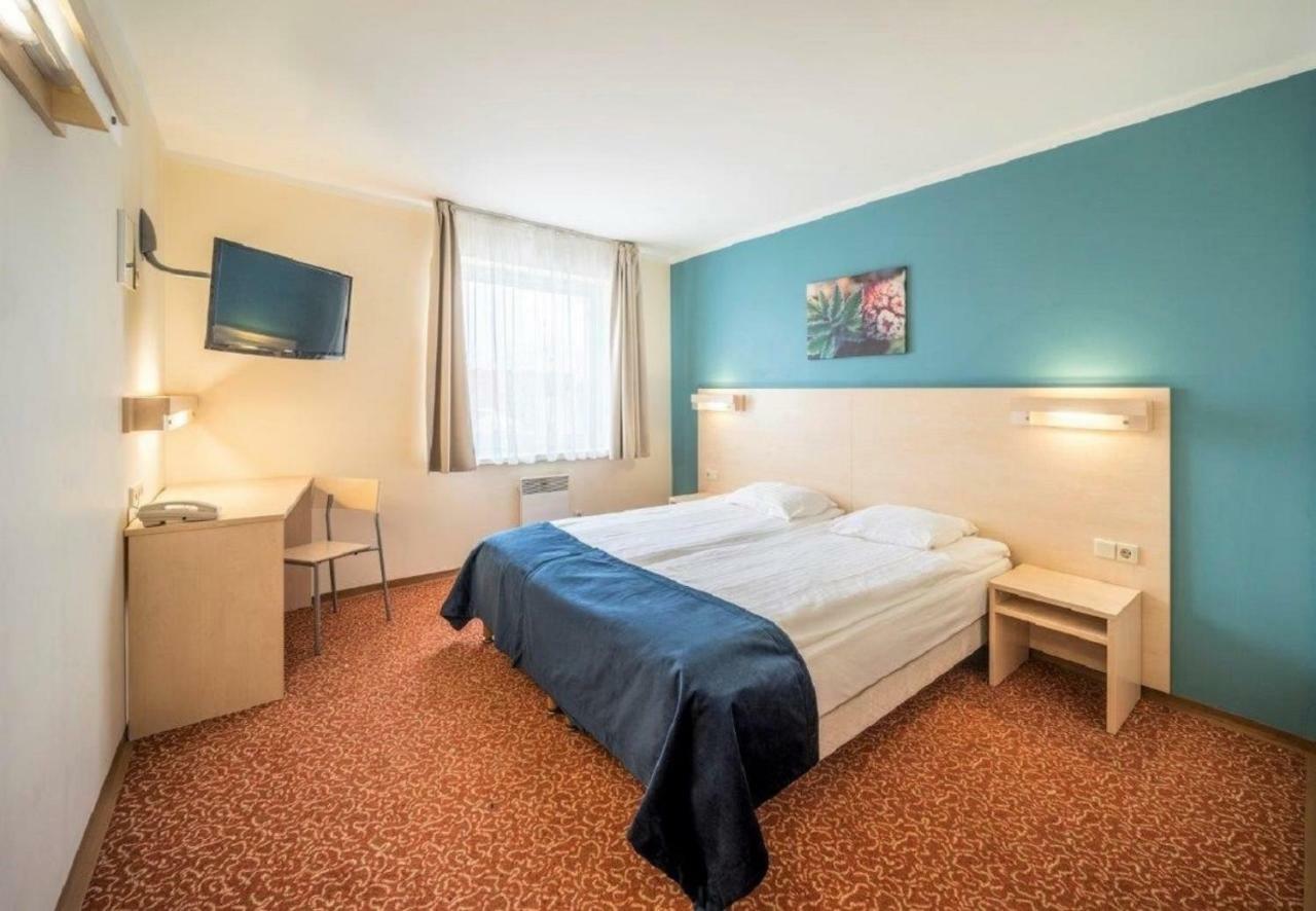 Rija Bauska Hotel エクステリア 写真